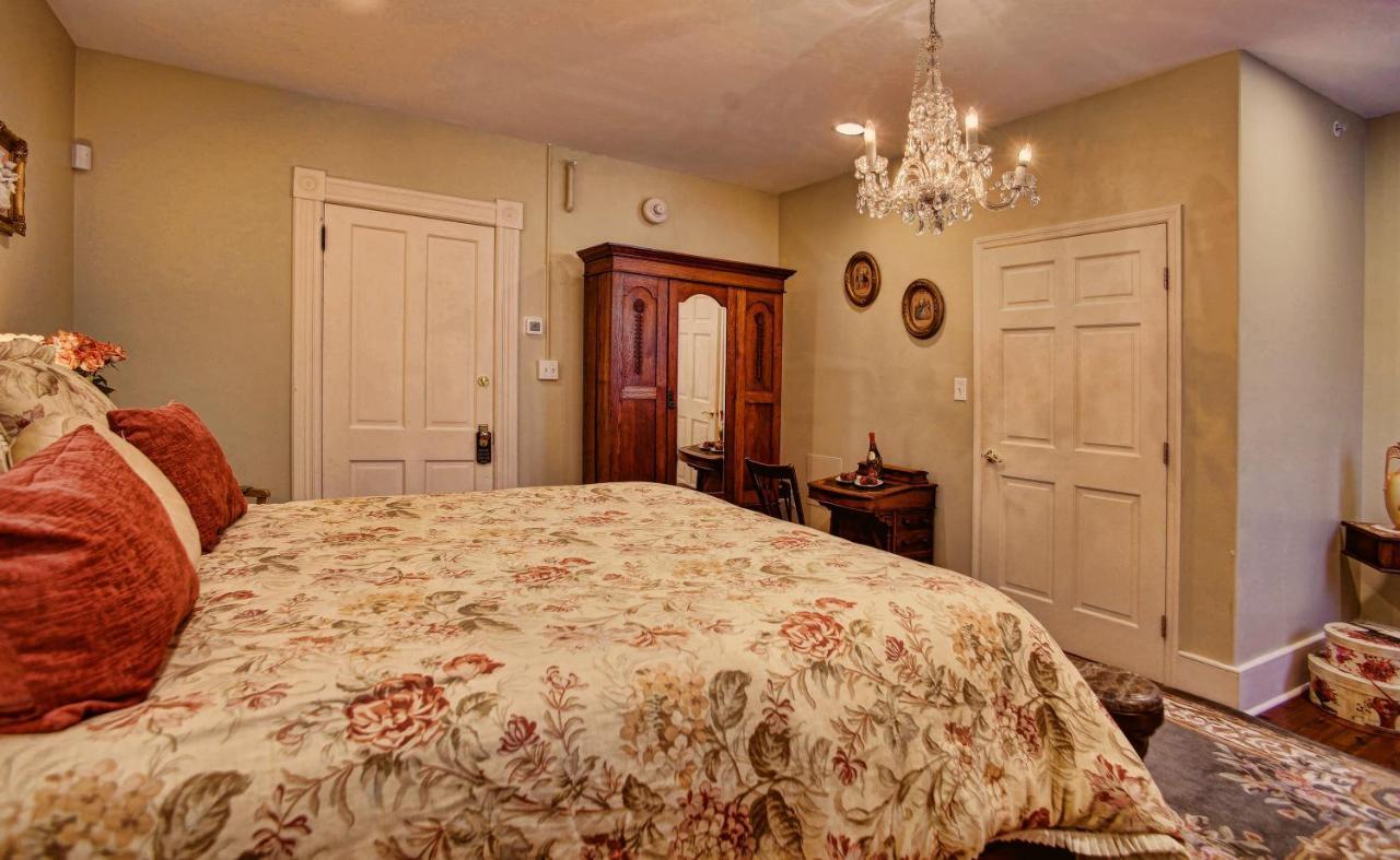 Mcmillan Inn Savannah Extérieur photo