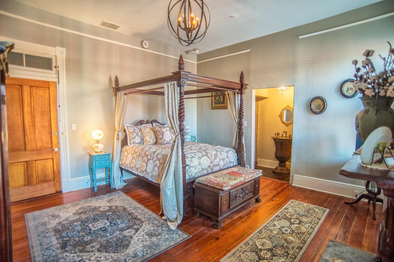 Mcmillan Inn Savannah Extérieur photo